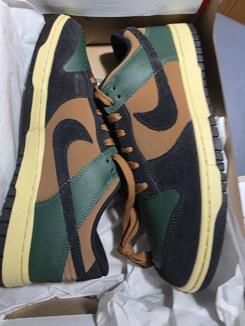Nike Dunk Low Sneakers in Green, Brown & Black Size 10m.